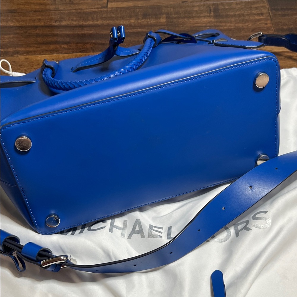 Michael Kors Vibrant Blue Tote and Wallet Set - Picture 4 of 7